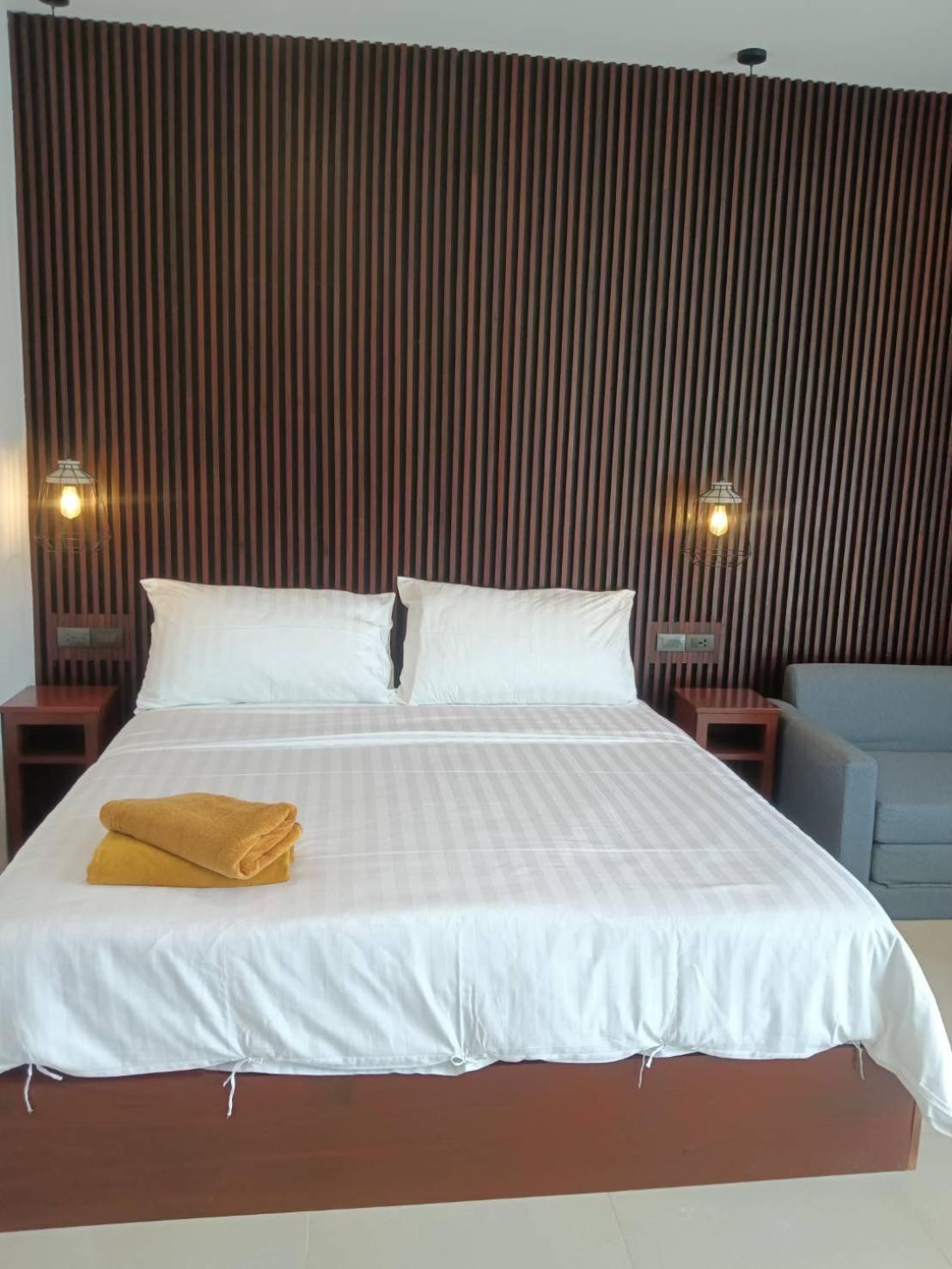 Beach House By Rose Massage Nai Thon Beach Dış mekan fotoğraf